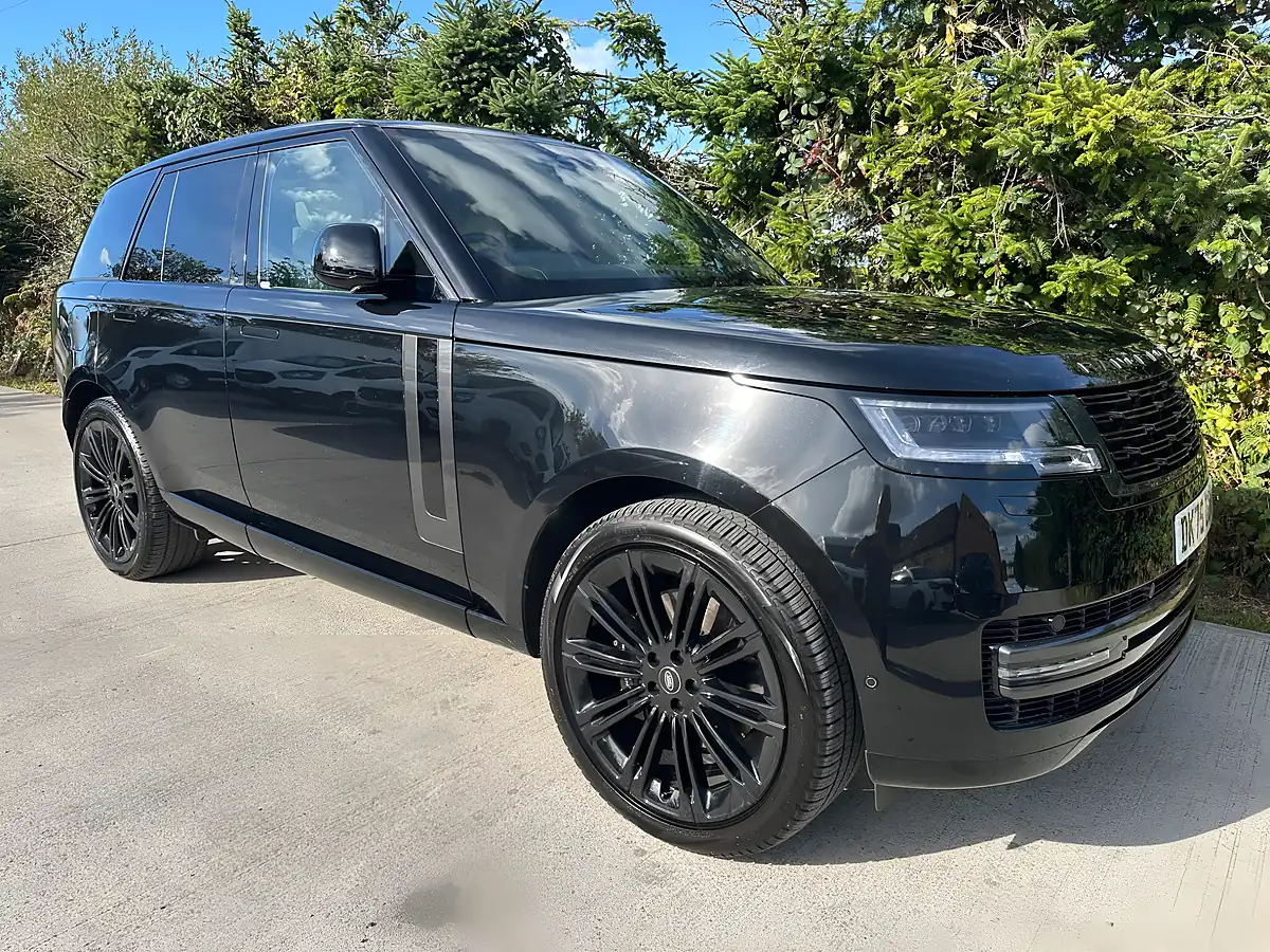 Used 2025 Land Rover Range Rover - Interior and Exterior details 8