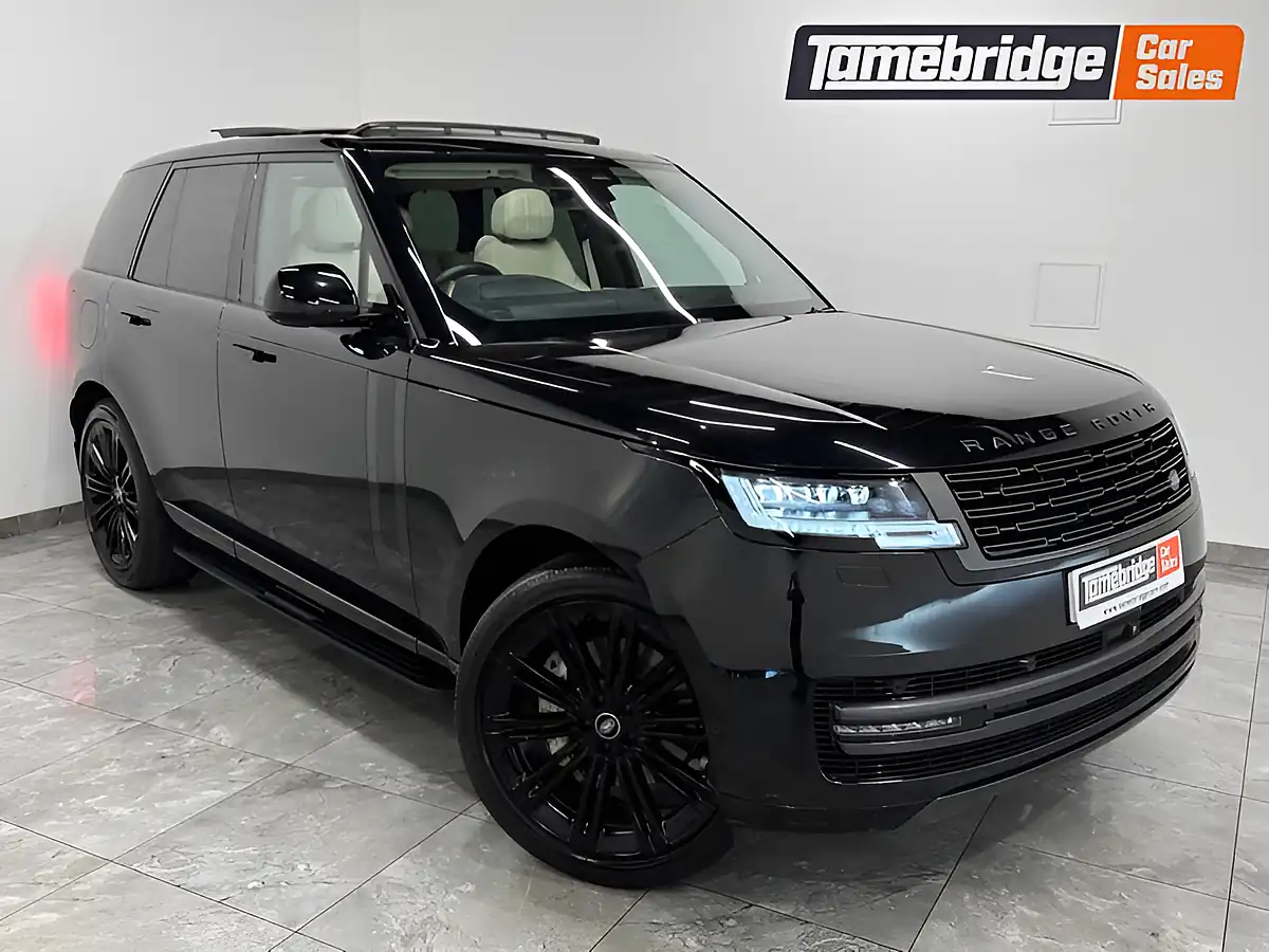 Used 2025 Land Rover Range Rover Se Black - Front View