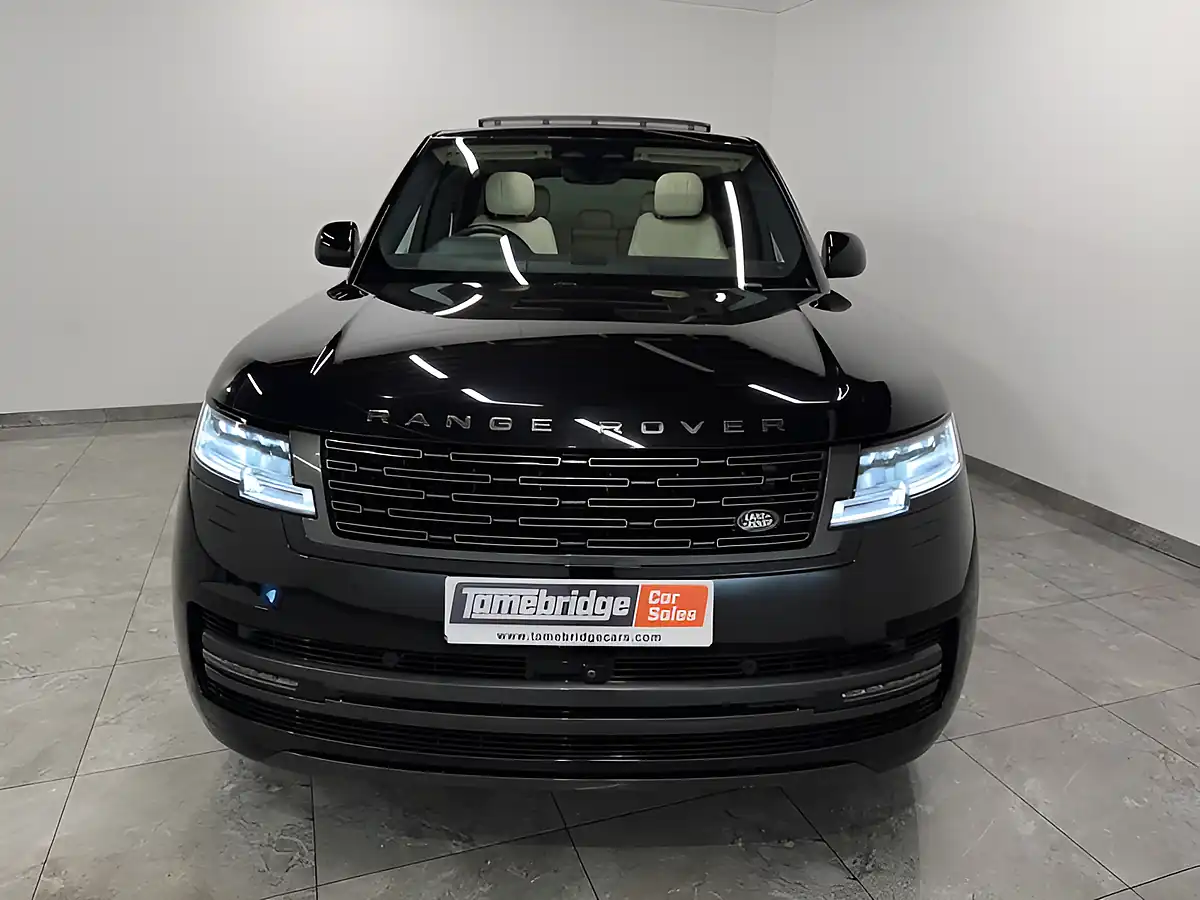 Used 2025 Land Rover Range Rover Se Black - Interior and Exterior details 3