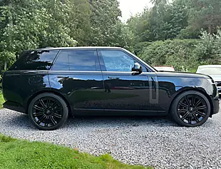 Used 2025 Land Rover Range Rover Se Santorini Black - Interior and Exterior details 2