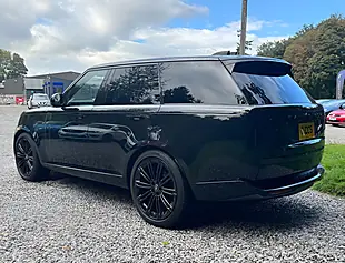 Used 2025 Land Rover Range Rover Se Santorini Black - Interior and Exterior details 5