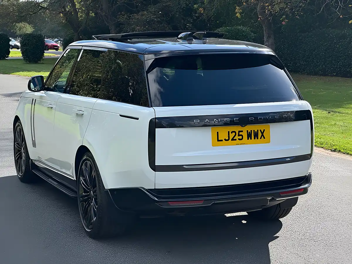 Used 2025 Land Rover Range Rover Se White - Interior and Exterior details 2