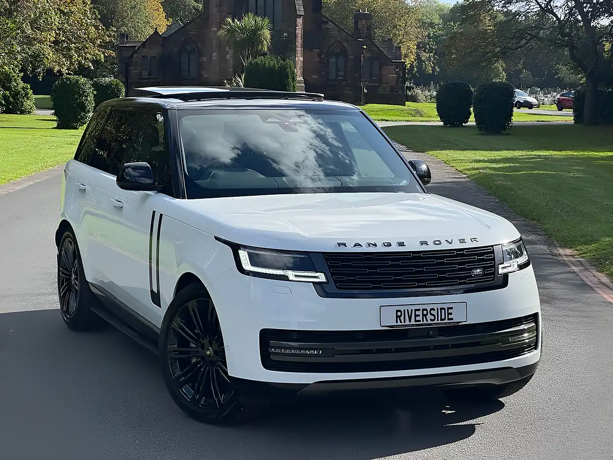 Used 2025 Land Rover Range Rover Se White - Interior and Exterior details 9