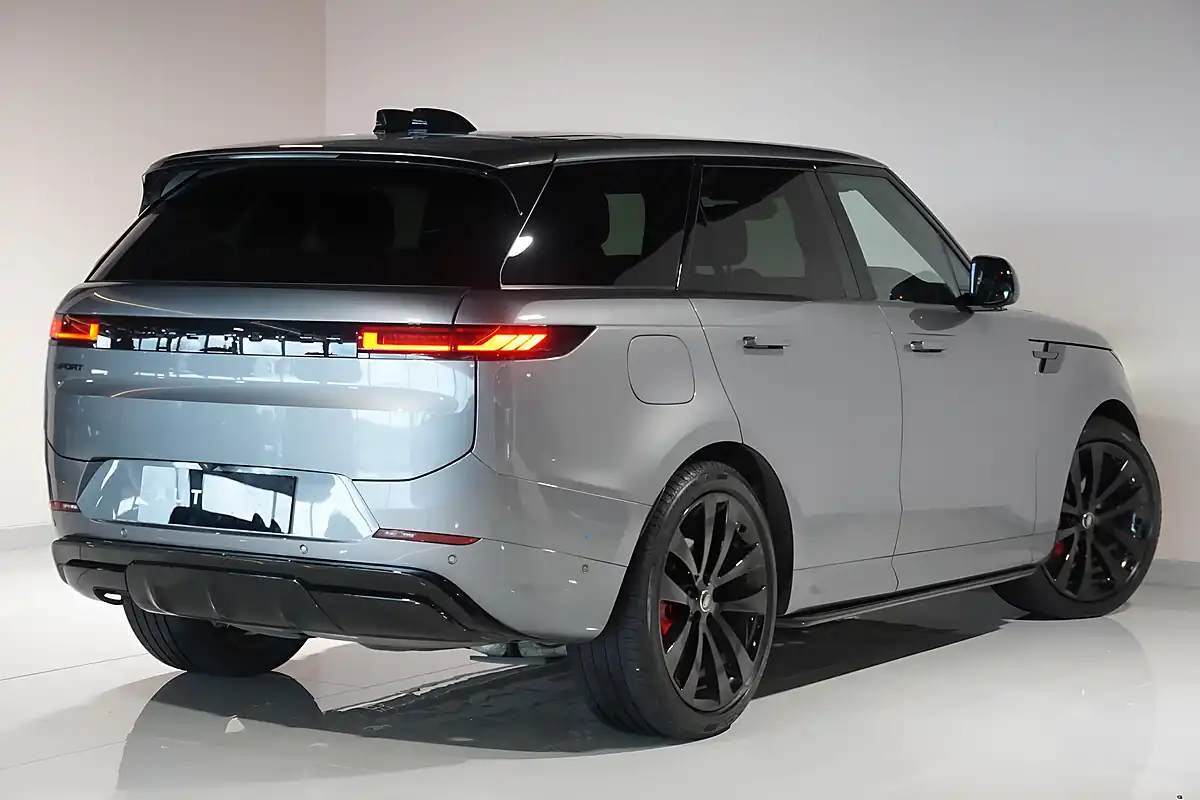 Used 2025 Land Rover Range Rover Sport Dynamic Se Eiger Grey - Interior and Exterior details 10