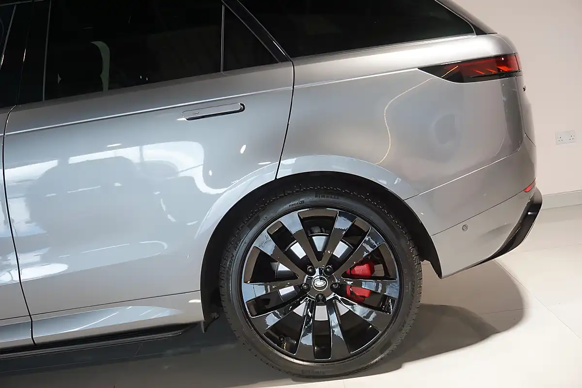 Used 2025 Land Rover Range Rover Sport Dynamic Se Eiger Grey - Interior and Exterior details 15
