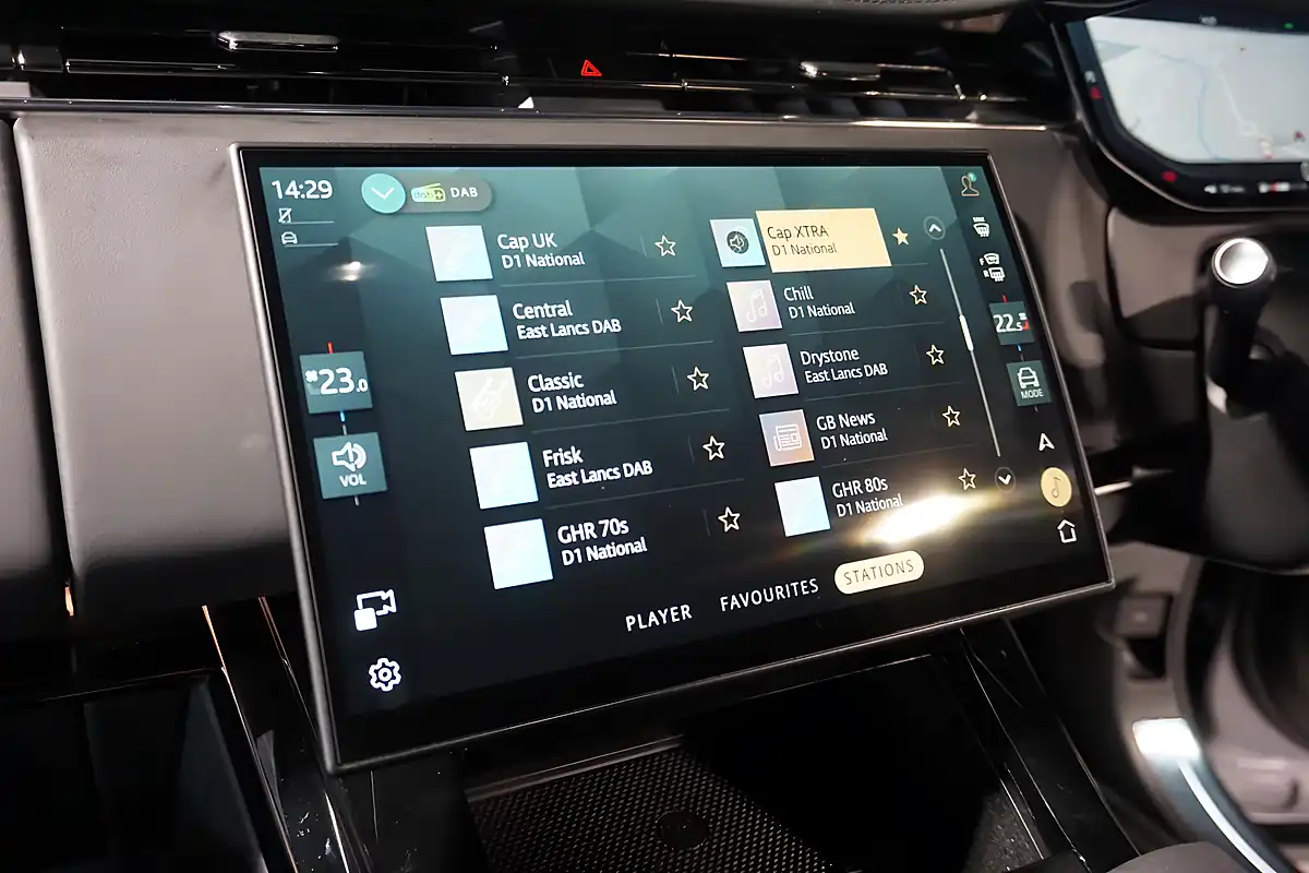 Used 2025 Land Rover Range Rover Sport Dynamic Se Eiger Grey - Interior and Exterior details 17