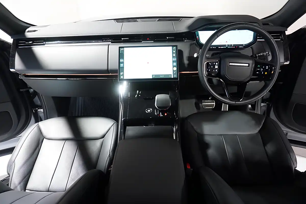 Used 2025 Land Rover Range Rover Sport Dynamic Se Eiger Grey - Interior and Exterior details 6