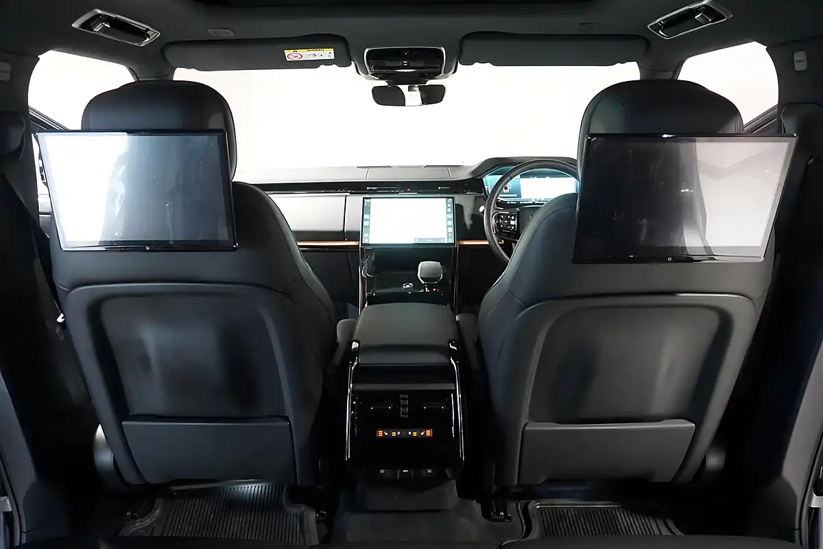 Used 2025 Land Rover Range Rover Sport Dynamic Se Eiger Grey - Interior and Exterior details 7