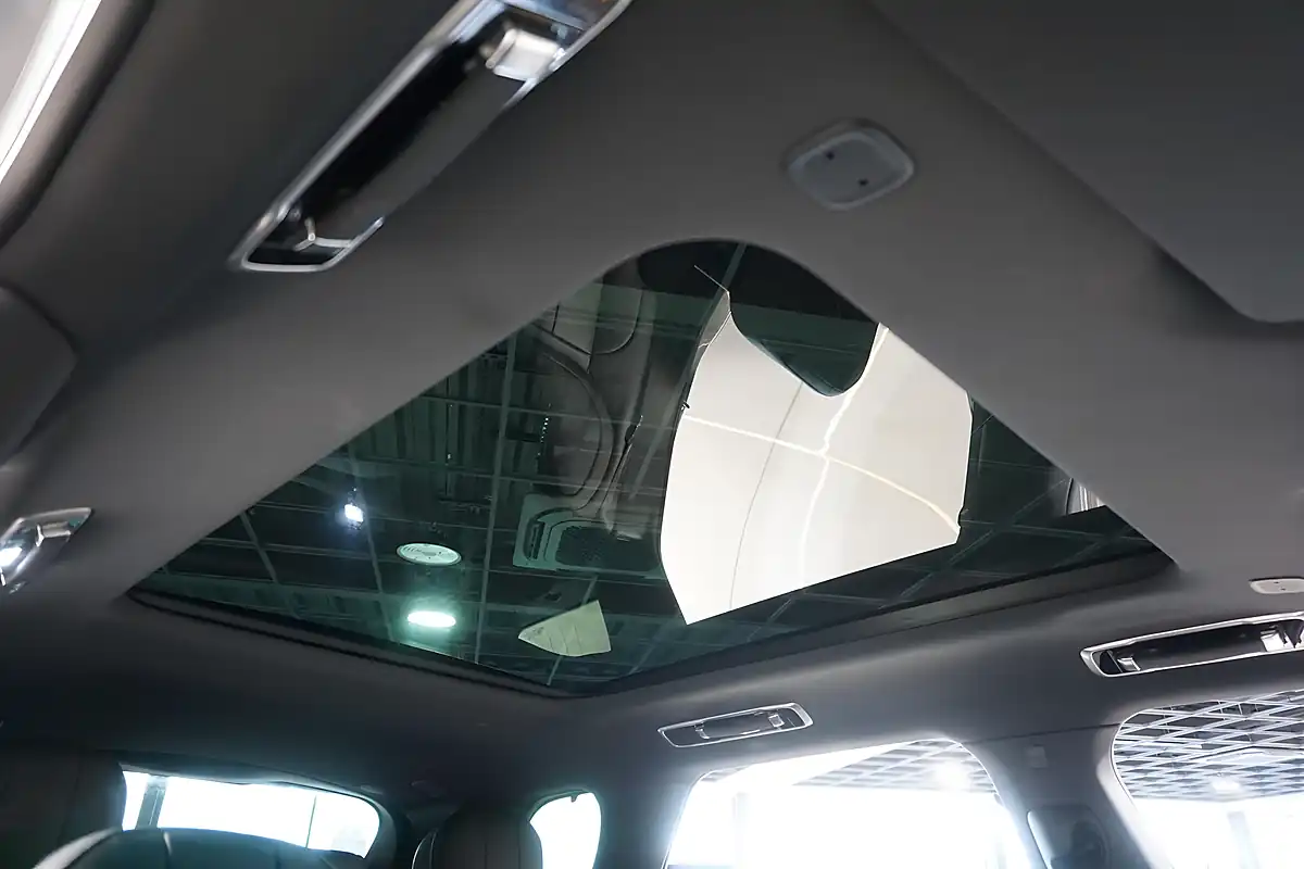 Used 2025 Land Rover Range Rover Sport Dynamic Se Eiger Grey - Interior and Exterior details 9