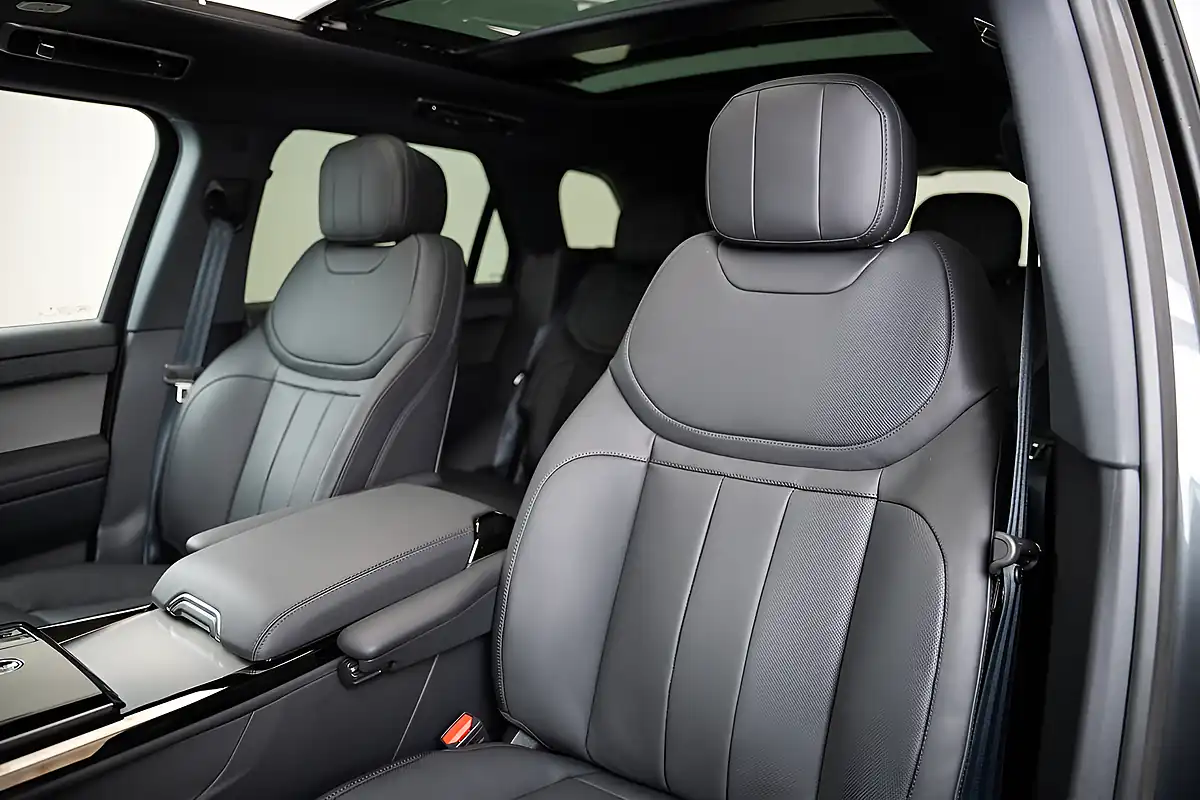 Used 2025 Land Rover Range Rover Sport Dynamic Se Grey - Interior and Exterior details 11