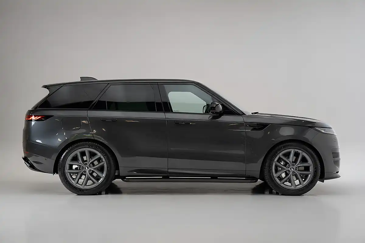Used 2025 Land Rover Range Rover Sport Dynamic Se Grey - Interior and Exterior details 19