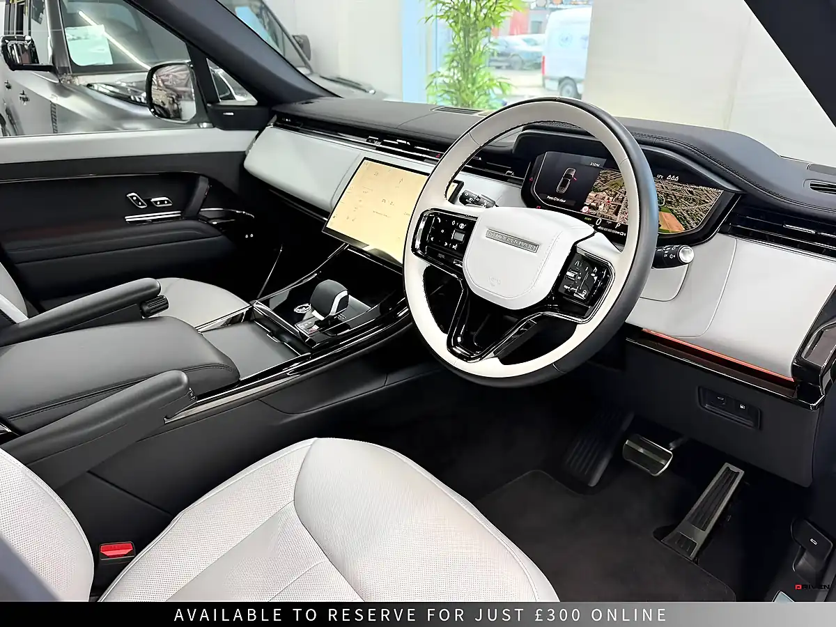 Used 2025 Land Rover Range Rover Sport Dynamic Se Grey - Interior and Exterior details 12