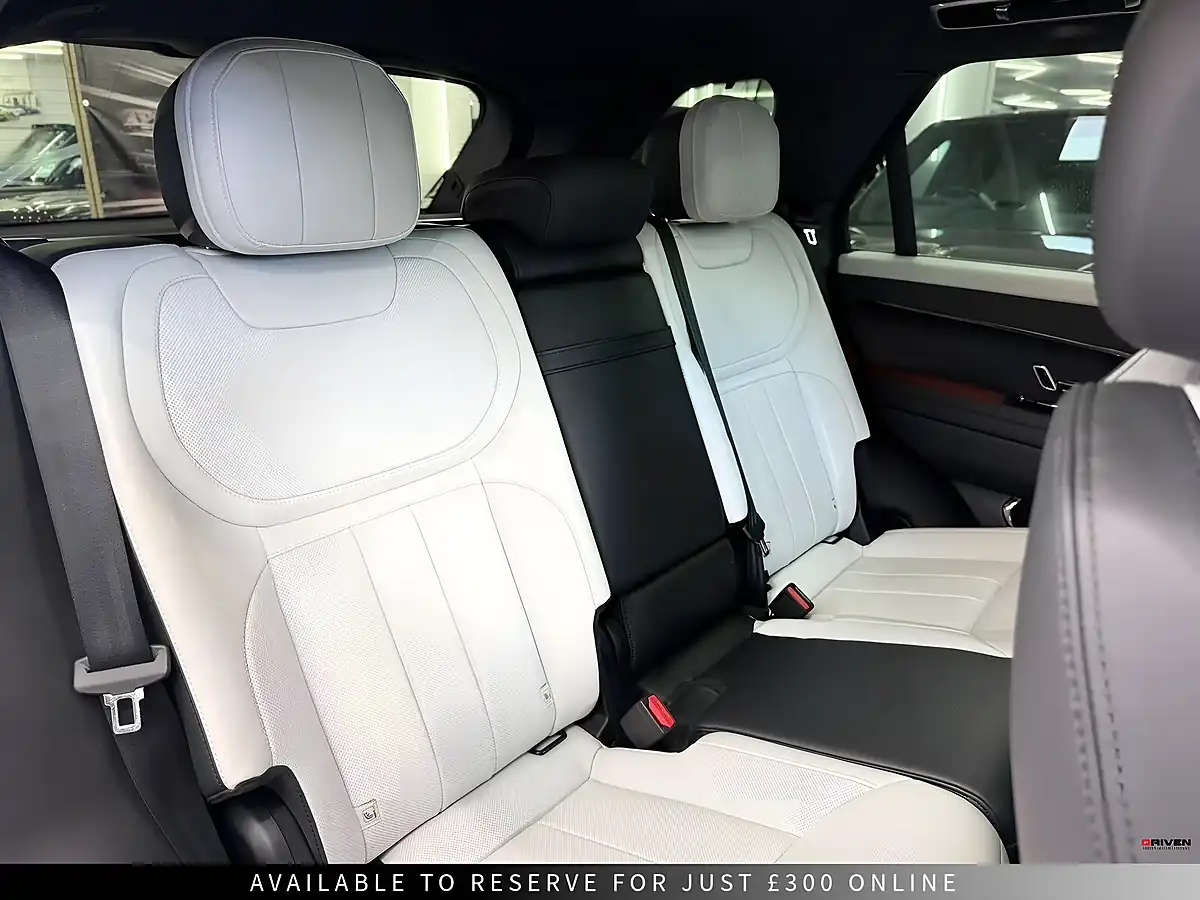 Used 2025 Land Rover Range Rover Sport Dynamic Se Grey - Interior and Exterior details 4