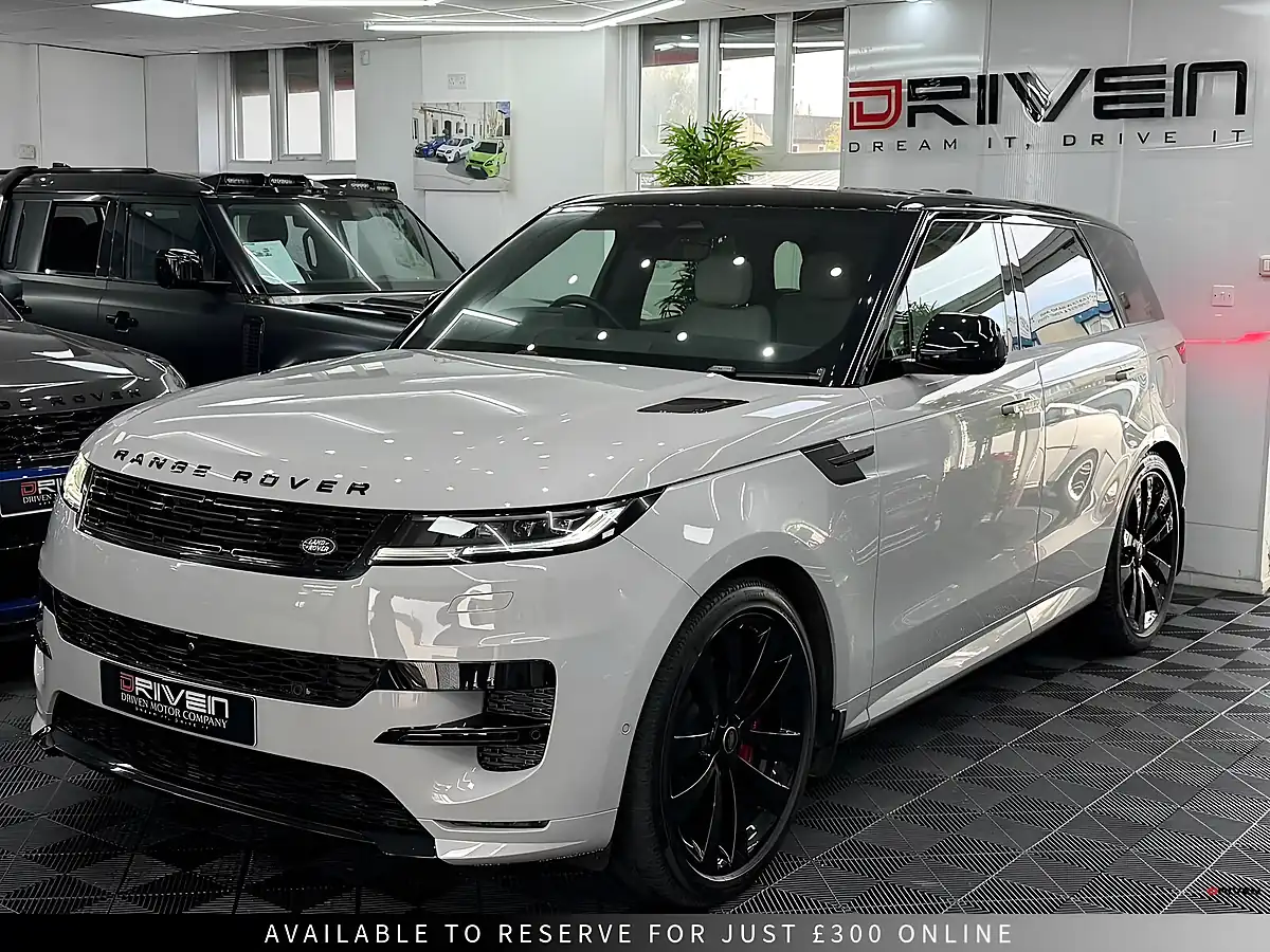 Used 2025 Land Rover Range Rover Sport Dynamic Se Grey - Interior and Exterior details 8