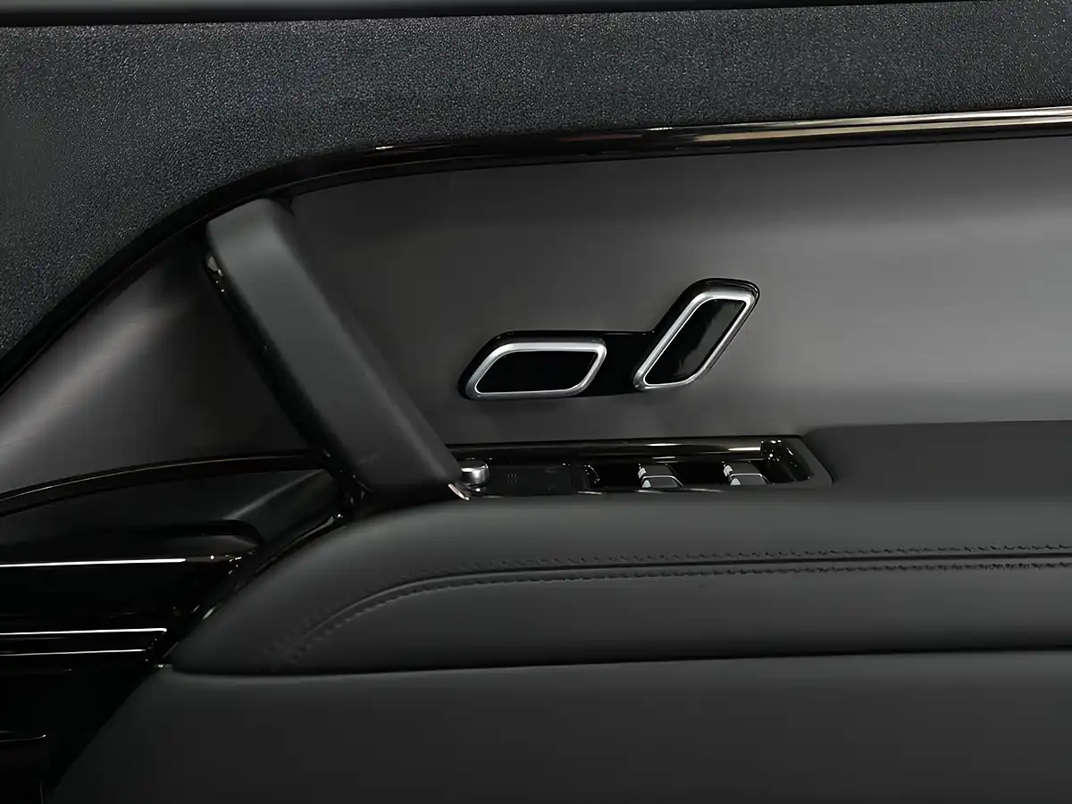 Used 2025 Land Rover Range Rover Sport Dynamic Se Santorini Black - Interior and Exterior details 11