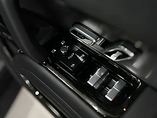 Used 2025 Land Rover Range Rover Sport Dynamic Se Santorini Black - Interior and Exterior details 12