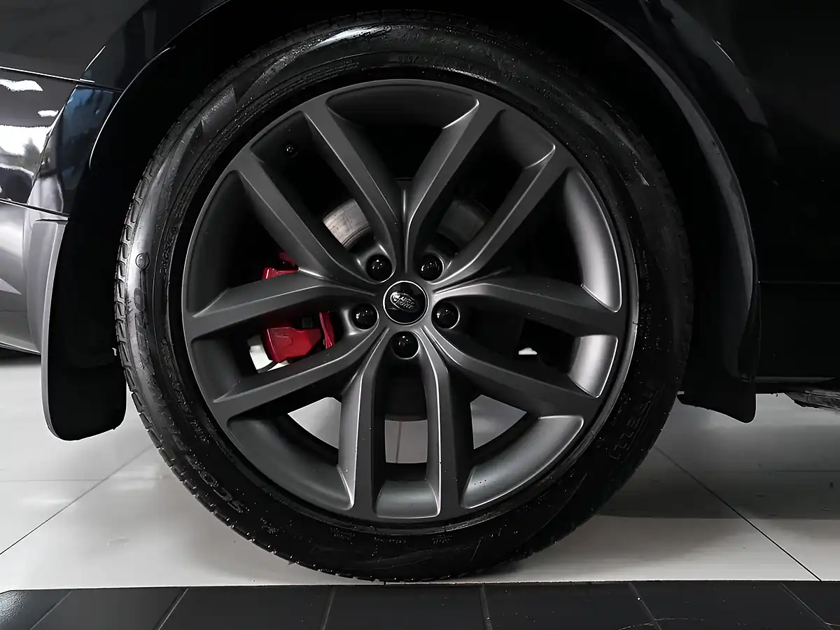 Used 2025 Land Rover Range Rover Sport Dynamic Se Santorini Black - Interior and Exterior details 15