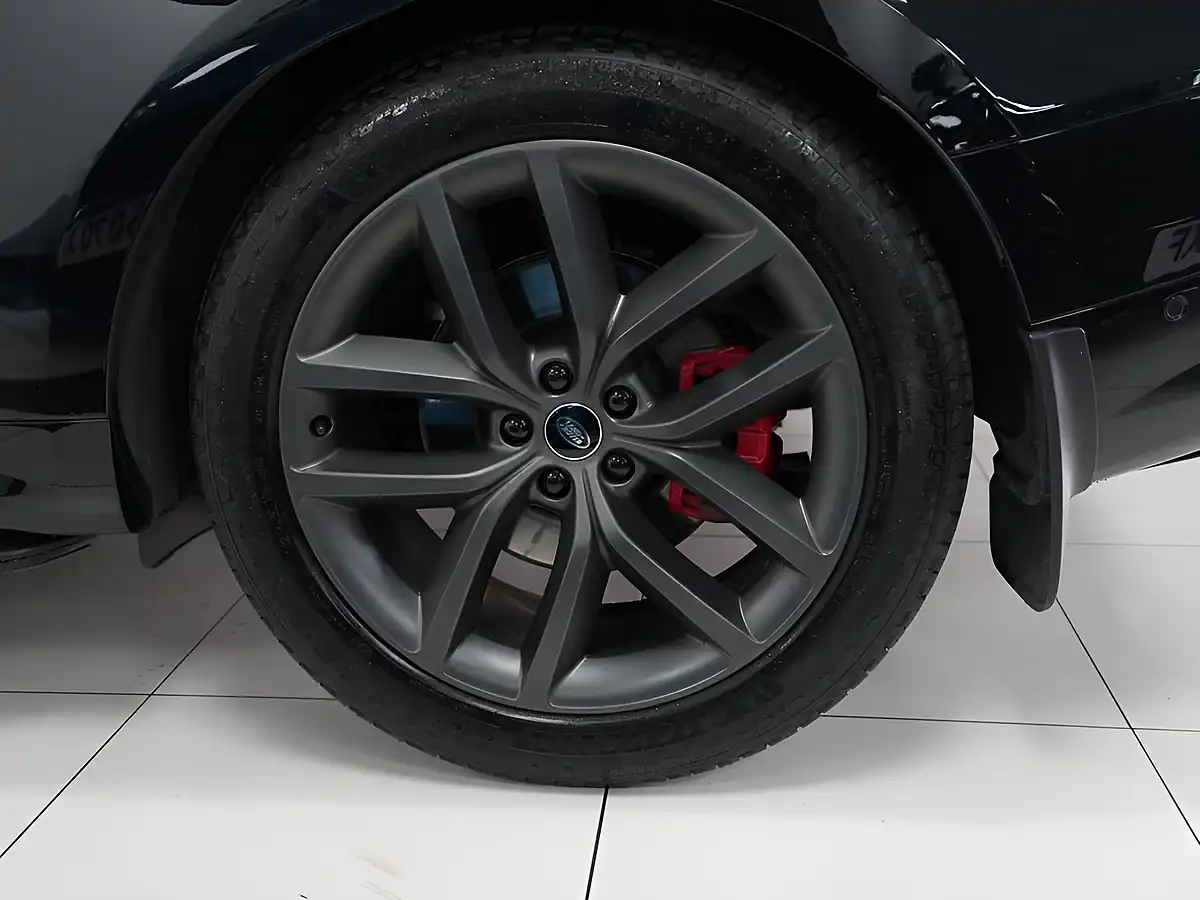 Used 2025 Land Rover Range Rover Sport Dynamic Se Santorini Black - Interior and Exterior details 16