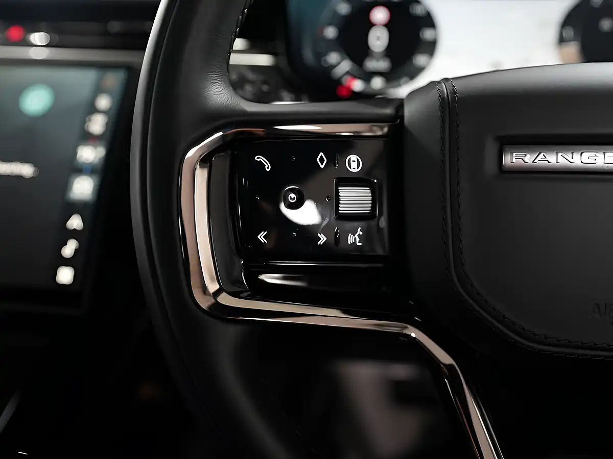 Used 2025 Land Rover Range Rover Sport Dynamic Se Santorini Black - Interior and Exterior details 17