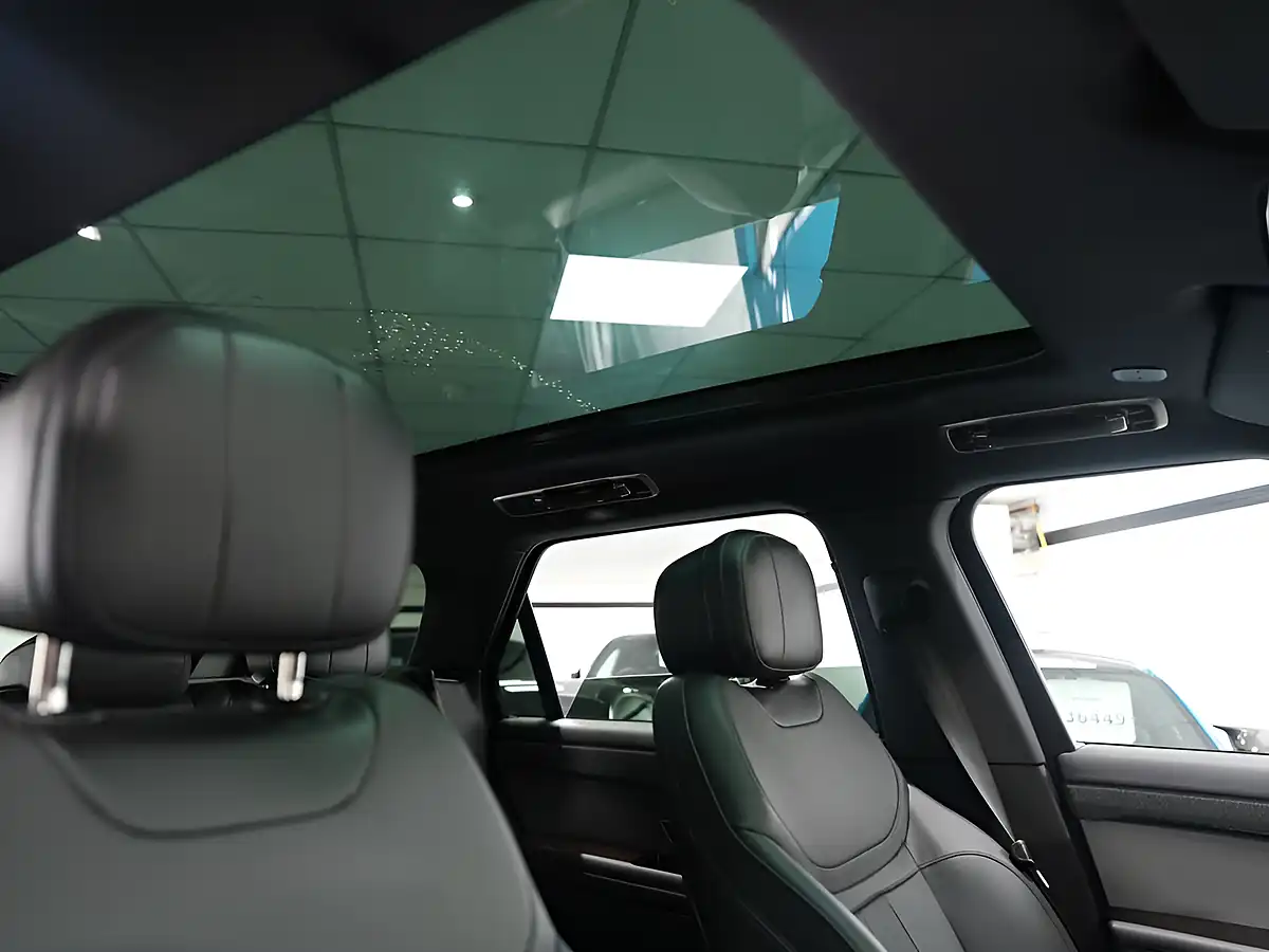 Used 2025 Land Rover Range Rover Sport Dynamic Se Santorini Black - Interior and Exterior details 2