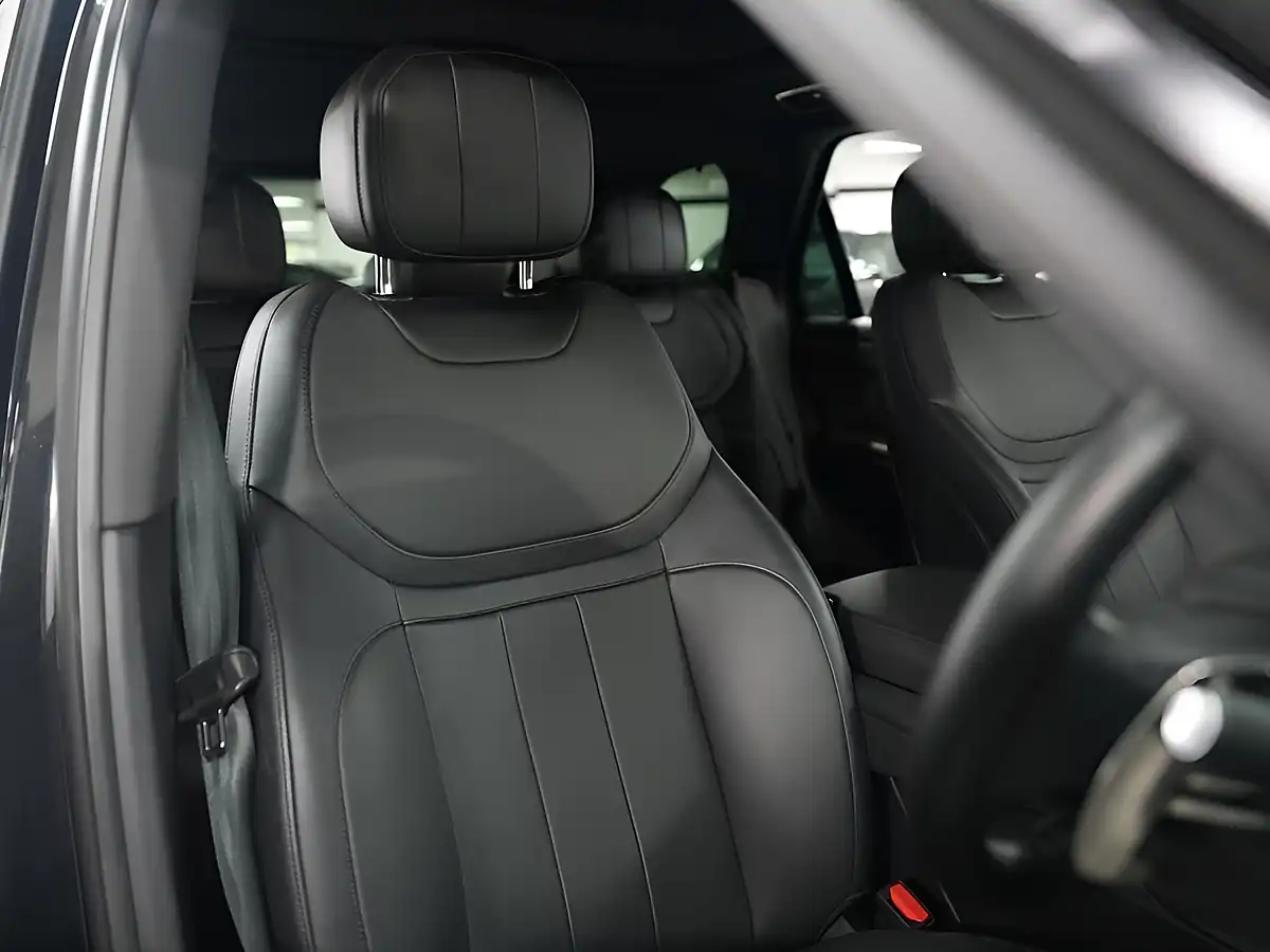 Used 2025 Land Rover Range Rover Sport Dynamic Se Urban Santorini Black - Interior and Exterior details 14