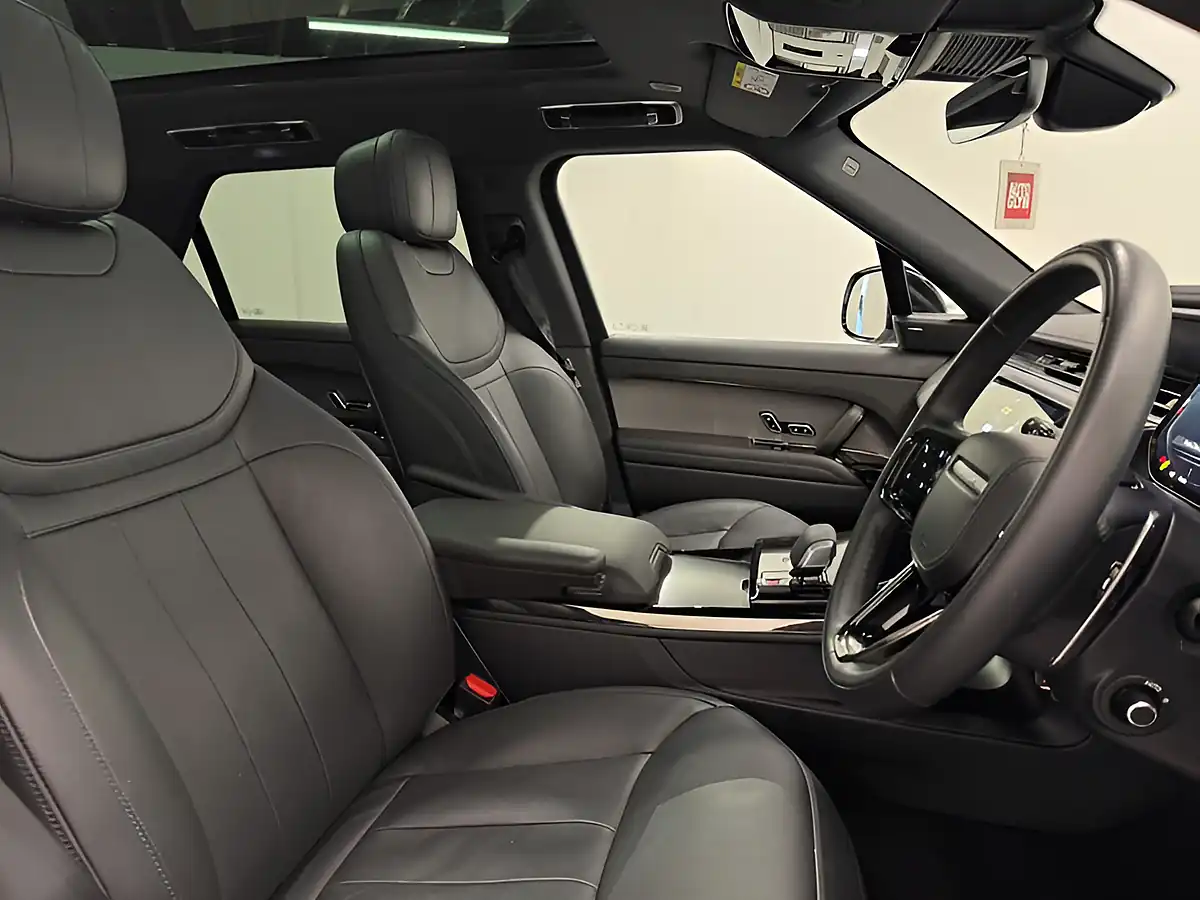 Used 2025 Land Rover Range Rover Sport Dynamic Se White - Interior and Exterior details 10