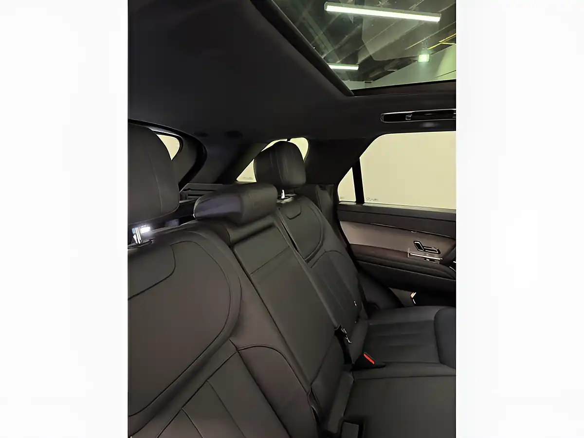 Used 2025 Land Rover Range Rover Sport Dynamic Se White - Interior and Exterior details 14