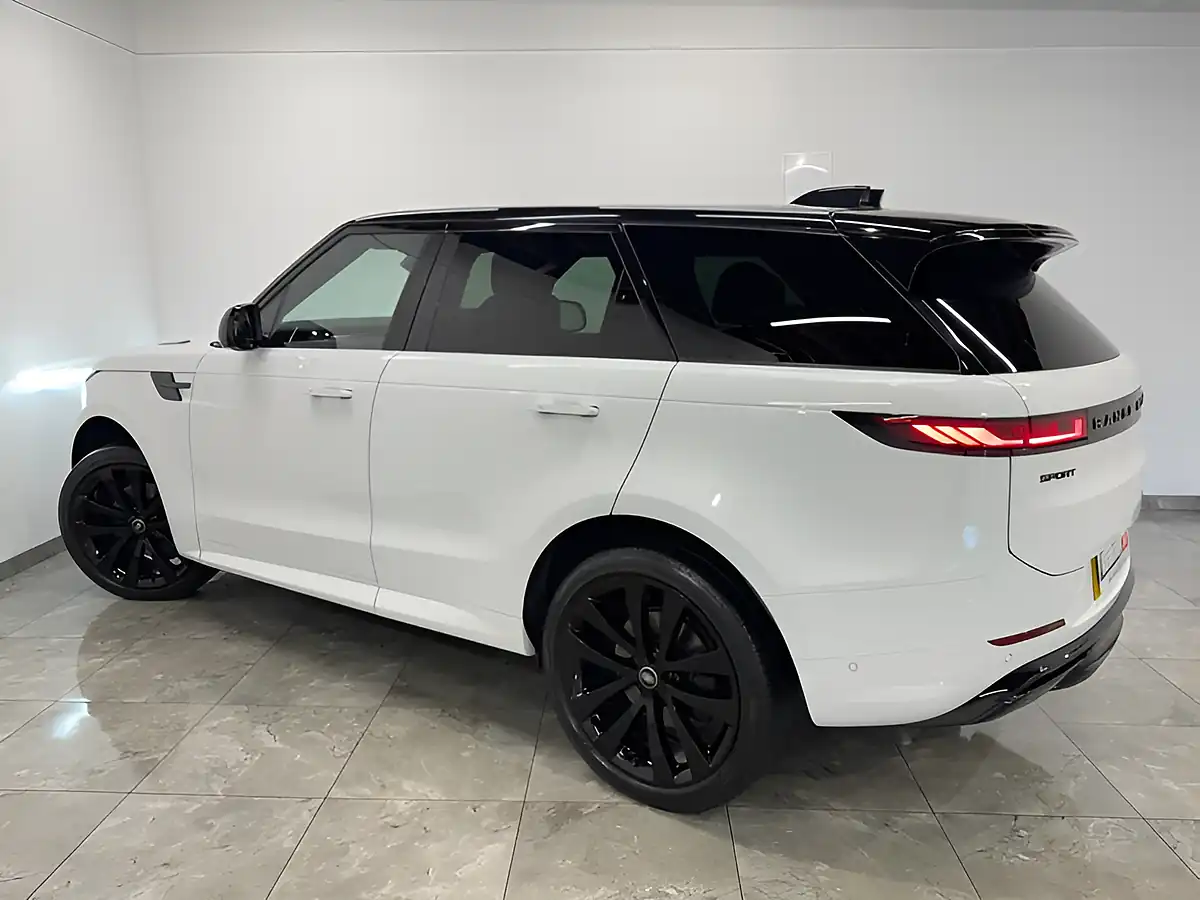 Used 2025 Land Rover Range Rover Sport Dynamic Se White - Interior and Exterior details 6