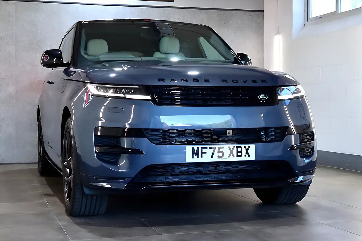 Used 2025 Land Rover Range Rover Sport Edition Blue - Interior and Exterior details 19