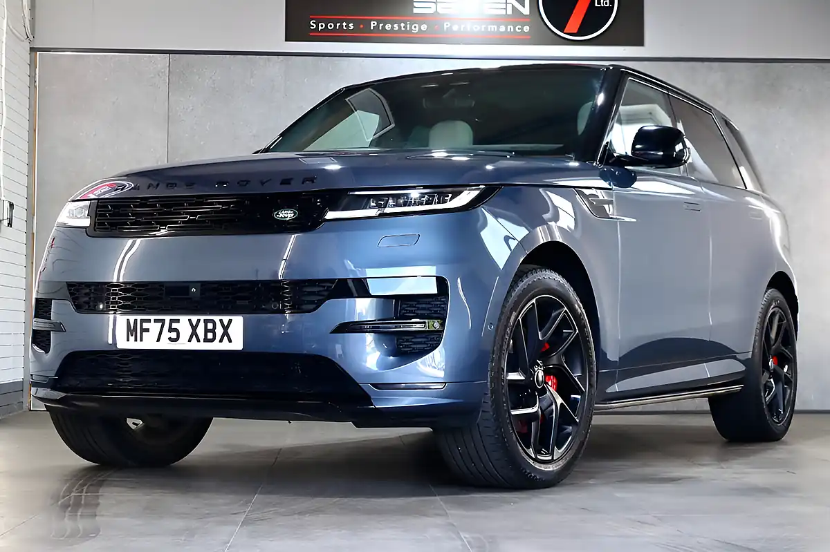 Used 2025 Land Rover Range Rover Sport Edition Blue - Interior and Exterior details 9