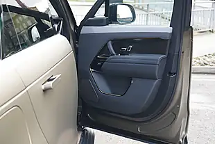 Used 2025 Land Rover Range Rover Sport Sv Edition One Bronze - Interior and Exterior details 13