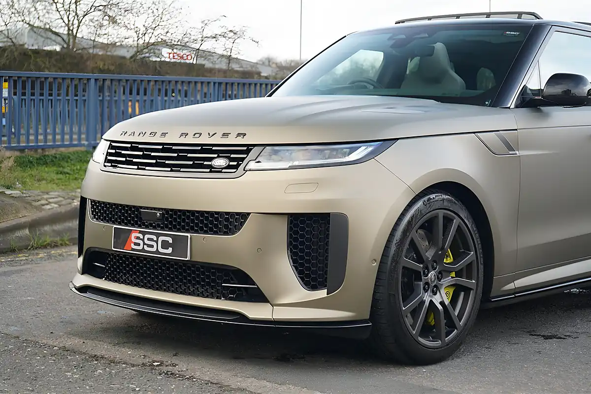 Used 2025 Land Rover Range Rover Sport Sv Edition One Bronze - Interior and Exterior details 17