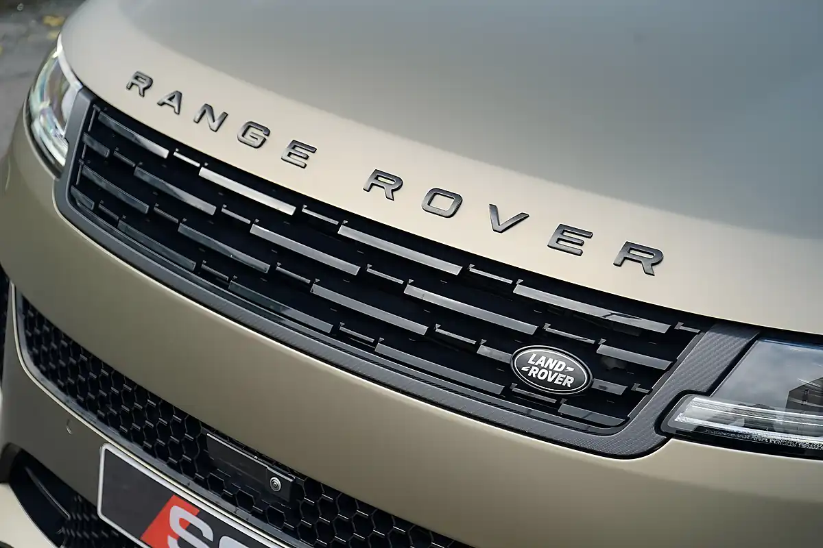Used 2025 Land Rover Range Rover Sport Sv Edition One Bronze - Interior and Exterior details 20