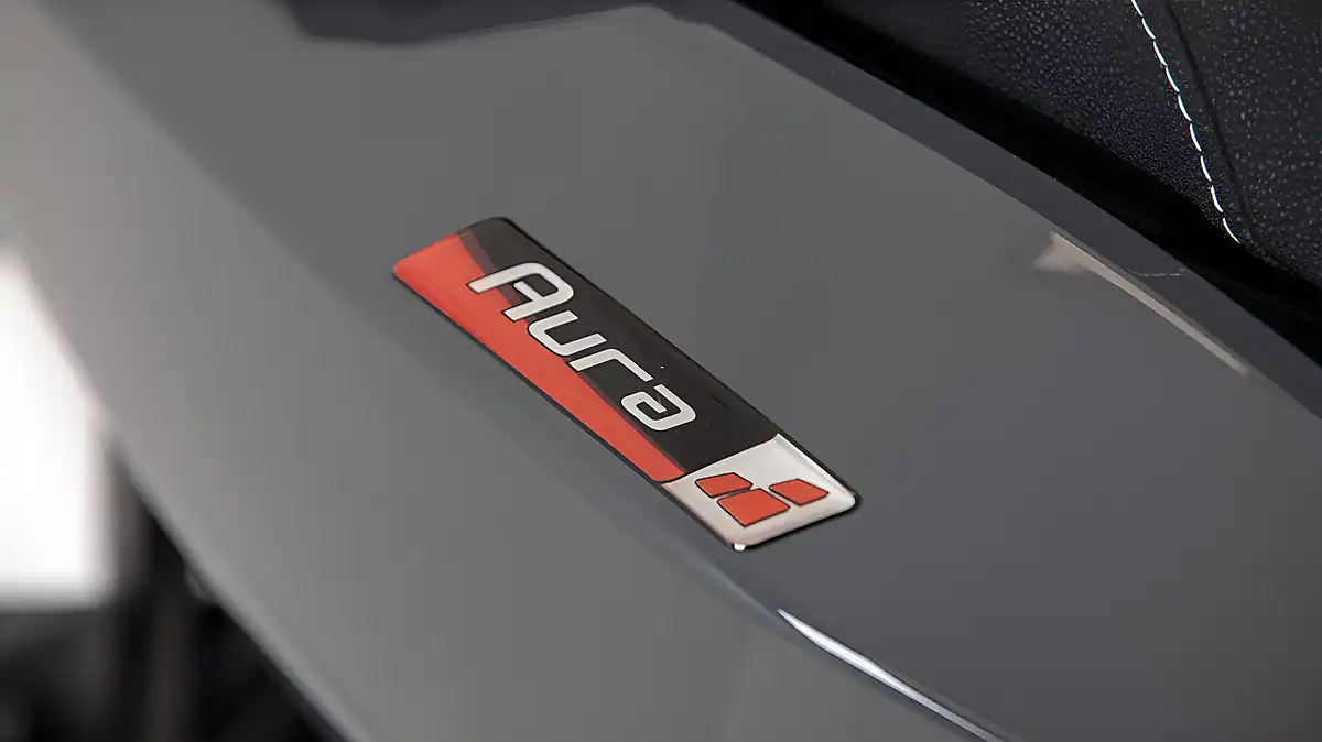 Used 2025 Lexmoto Aura 125 Black - Interior and Exterior details 3