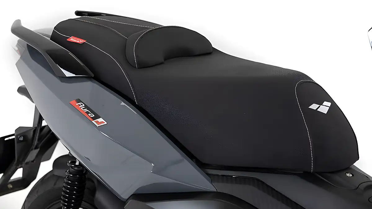Used 2025 Lexmoto Aura 125 Black - Interior and Exterior details 5