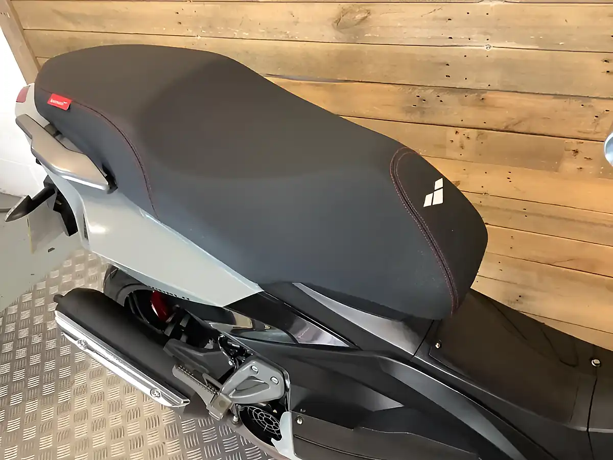 Used 2025 Lexmoto Diablo Black - Interior and Exterior details 12