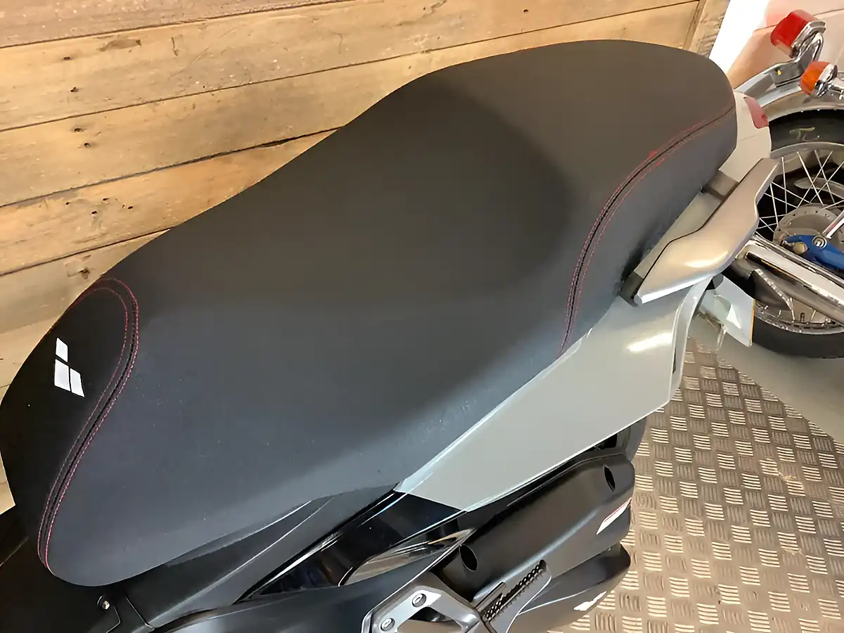 Used 2025 Lexmoto Diablo Black - Interior and Exterior details 13