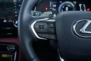 Used 2025 Lexus Nx Premium Green - Interior and Exterior details 11