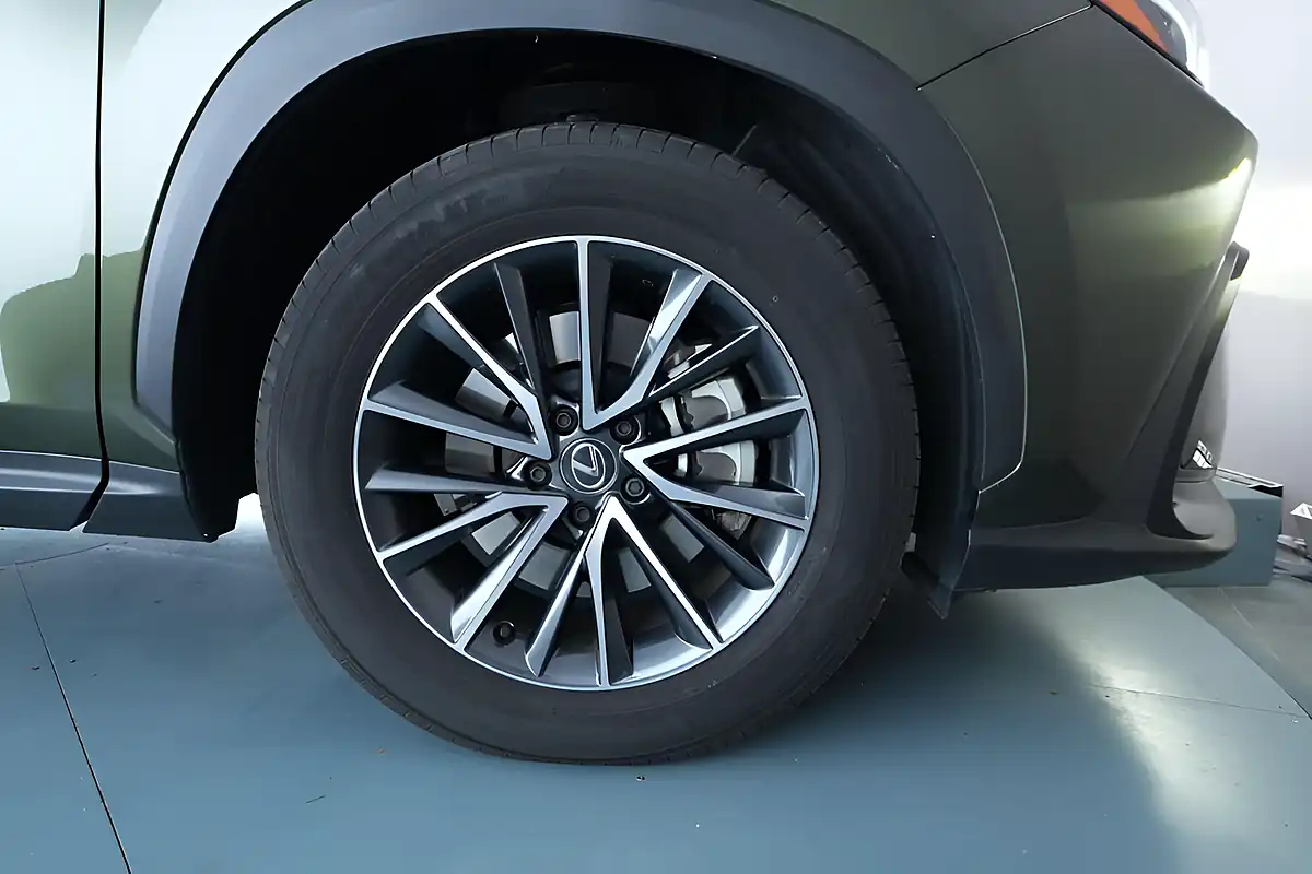 Used 2025 Lexus Nx Premium Green - Interior and Exterior details 15