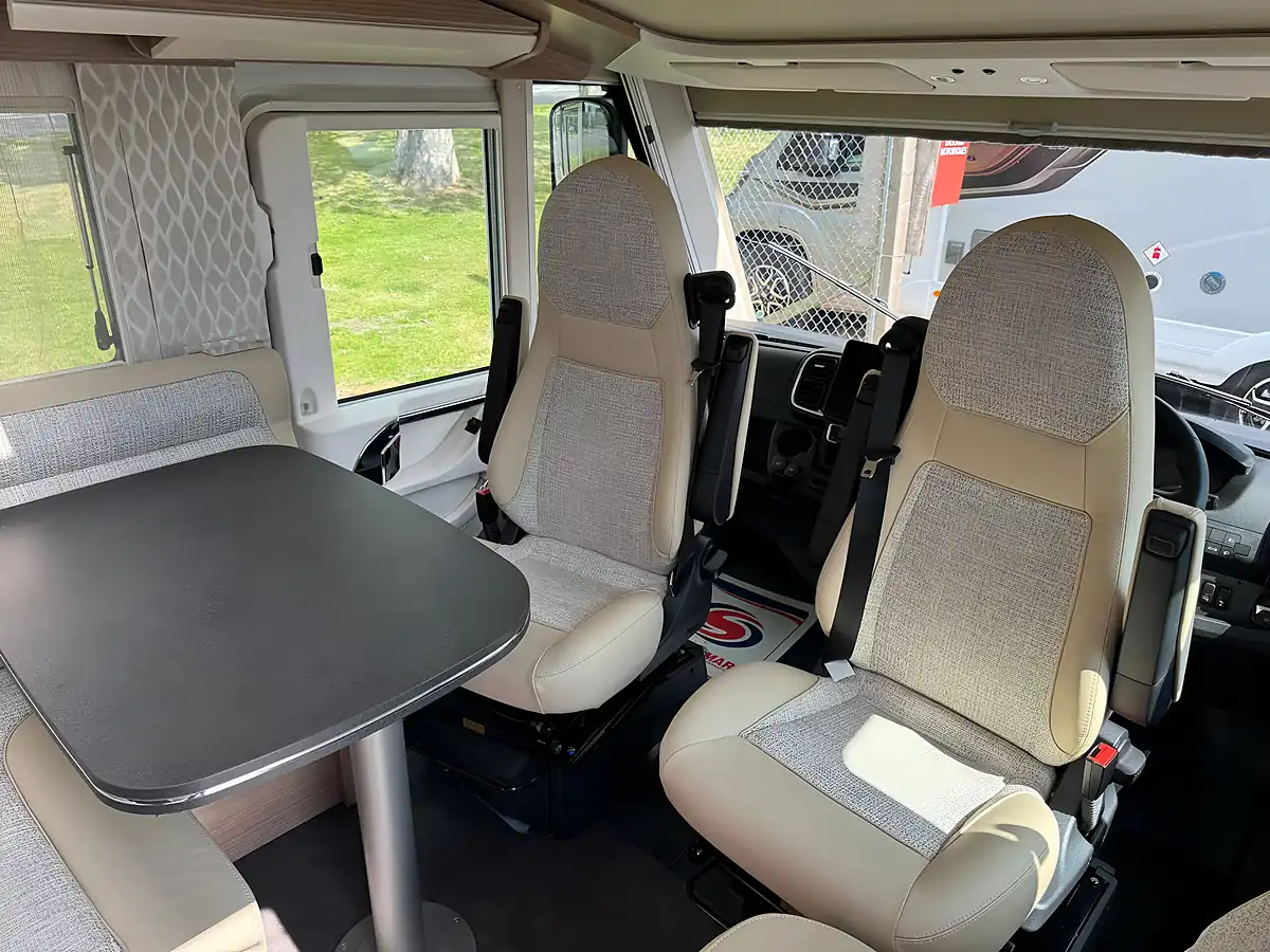 Used 2025 Malibu I450RB-LE Comfort Class - Interior and Exterior details 13