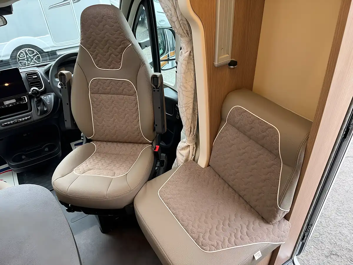 Used 2025 Malibu T-Class 460KB-LE Low Profile - Interior and Exterior details 17