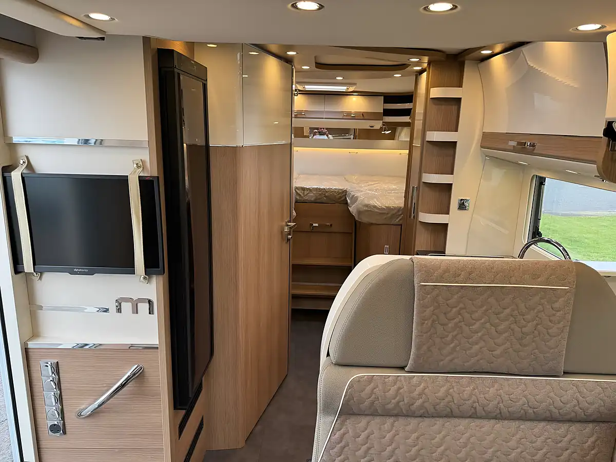 Used 2025 Malibu T-Class 460KB-LE Low Profile - Interior and Exterior details 20