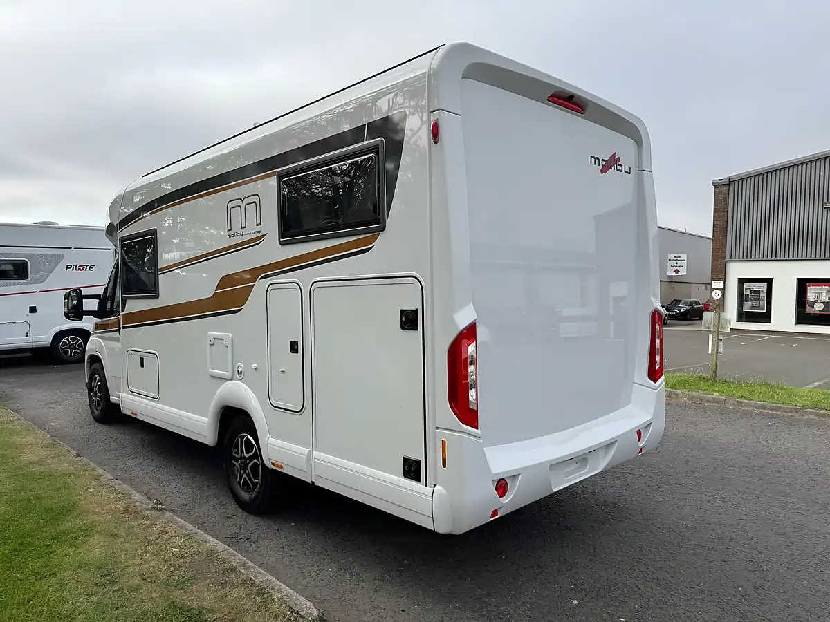 Used 2025 Malibu T430KB-LE Lightweight - Interior and Exterior details 5