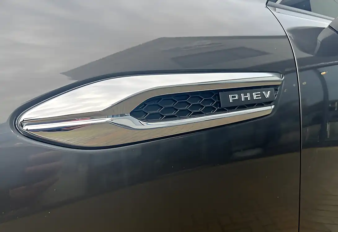 Used 2025 Mazda CX-60 Exclusive-Line Machine Grey Metallic - Interior and Exterior details 13