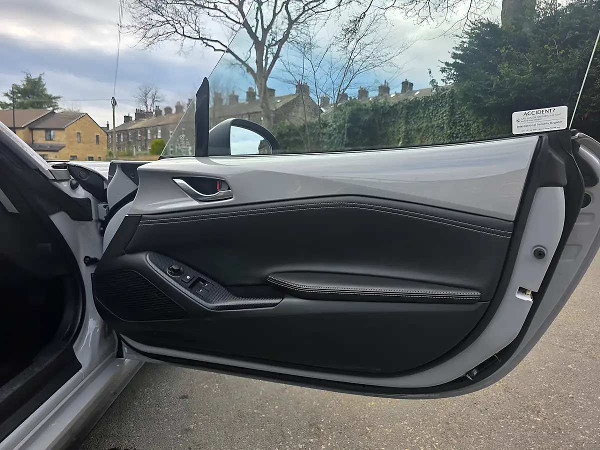 Used 2025 Mazda MX-5 Exclusive-Line Aero Grey - Interior and Exterior details 14