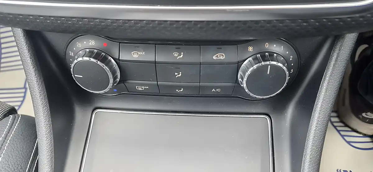 Used 2025 Mercedes-Benz a Class Se Silver - Interior and Exterior details 17