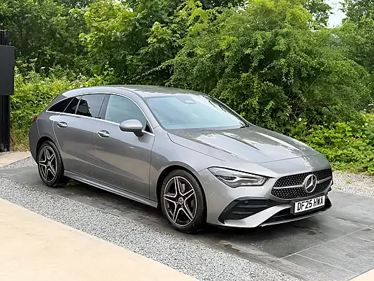 2025 Mercedes-Benz CLA AMG Line 200h