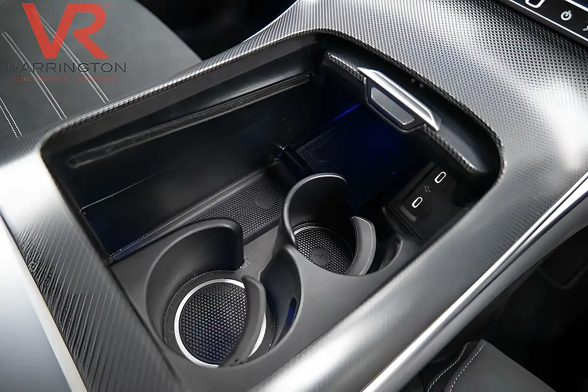 Used 2025 Mercedes-Benz Glc Urban Edition Spectral Blue - Interior and Exterior details 16