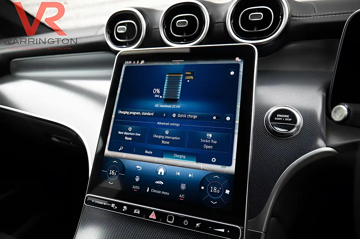 Used 2025 Mercedes-Benz Glc Urban Edition Spectral Blue - Interior and Exterior details 20