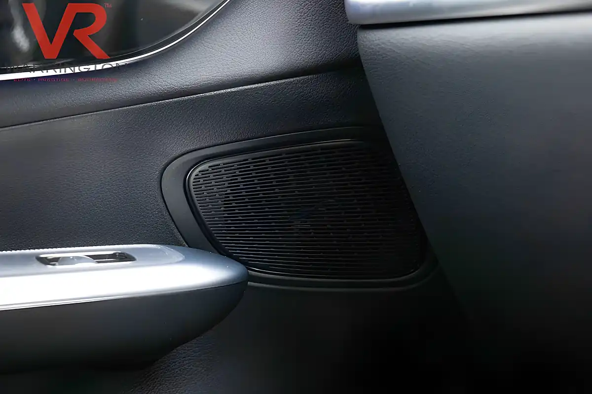 Used 2025 Mercedes-Benz Glc Urban Edition Spectral Blue - Interior and Exterior details 7